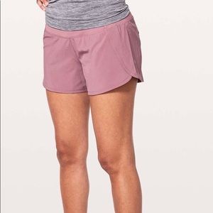 Lululemon Run Times Short II size 4 in Figue